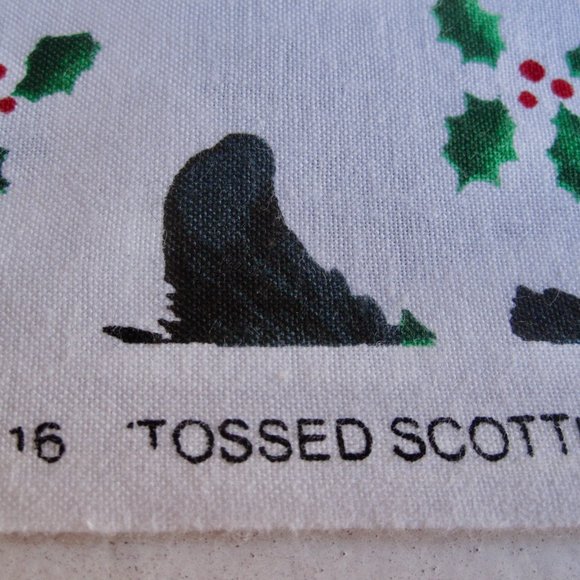 Daisy Kingdom Christmas Tossed Scotties w Holly Scottish Terrier Dogs Fabric 1 Y - Picture 5 of 6